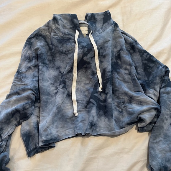 American Eagle Outfitters Tops - American Eagle Blue Tie-dye sweatshirt- slightly cropped size M